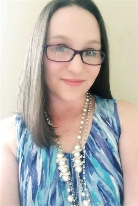 Like glasses? : r/Milfie