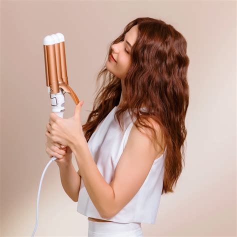 how to make beach waves with curling iron 3