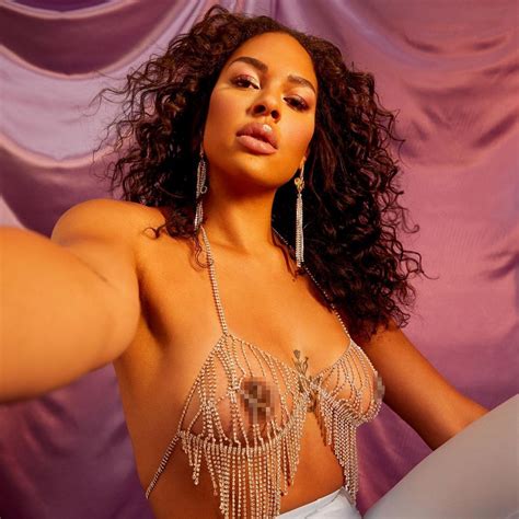Liz Cambage Nude Images - Authentic & Unfiltered