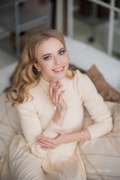 Макияж и укладка на фотосессию - Daily Studio