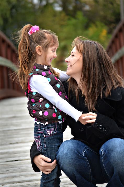 Mother and daughter photo :) Mom Daughter Photos, Mother Daughter Poses