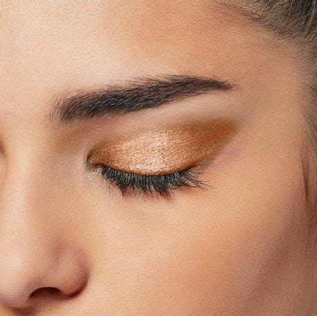 Макияж на Новый год 2020: модные тенденции и 34 фотоидеи | Makeup, Nose ...