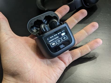 JBL Tour One M2 et Tour Pro 2 : Bluetooth LE Audio et écran intégré ...
