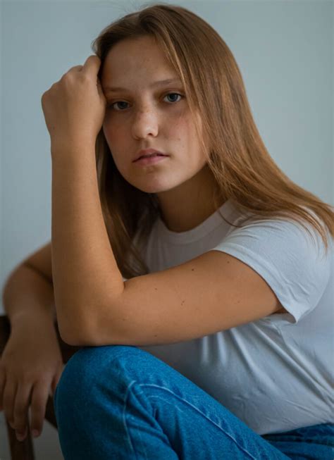 ADD: Ella Bar | אלה בר