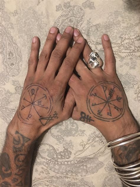 No filter, 7rl fresh on the left and healed on the right. : r/sticknpokes