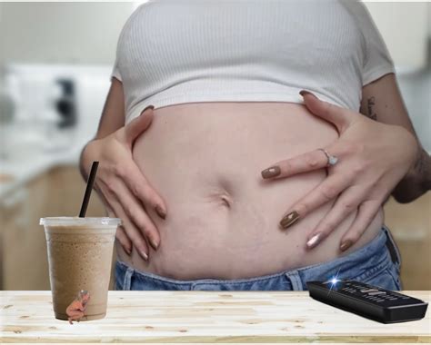 Shrunken woman: Sooo close by gomaroscar19 on DeviantArt