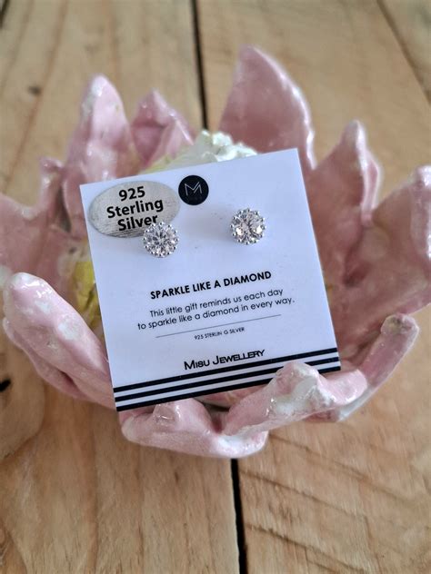 Silver earrings sparkle like a diamond - Anthology