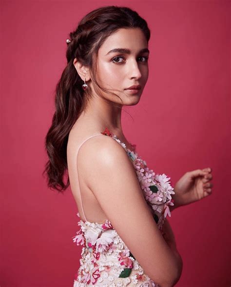 Pretty in Pink, Alia 🌺 | Alia bhatt hairstyles, Alia bhatt, Alia bhatt
