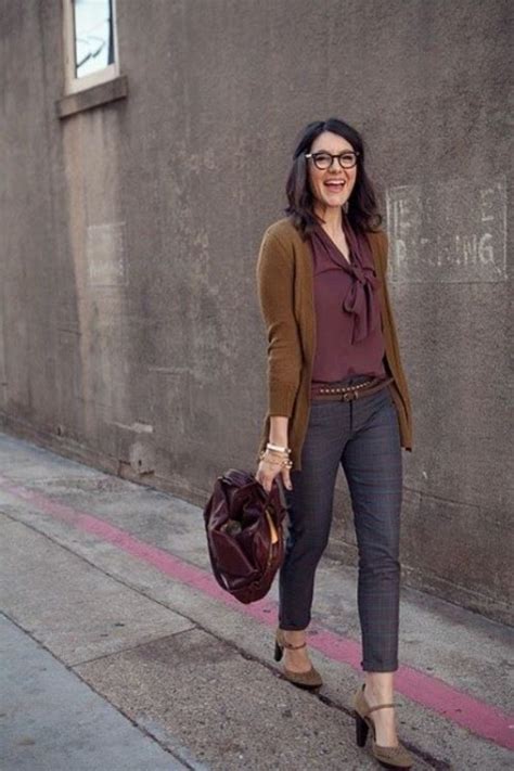 35 Fashionable Work Outfits For Women To Score A Raise - Styleoholic
