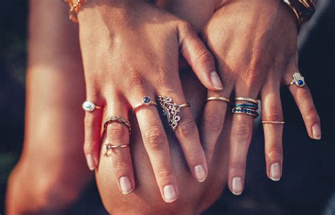 position  ring  fingers   meaning outlet bellvalefarmscom