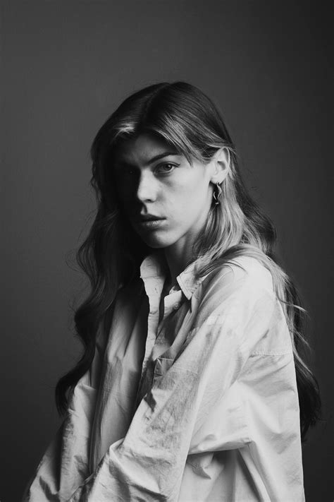 Beautiful+Women+With+Huge+Natural+Breasts Photos, Download The BEST