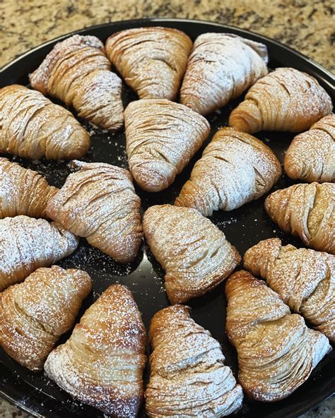 Sfogliatelle - Etsy