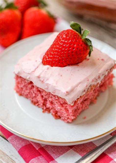 Strawberry Squirt Cake: The Easy Recipe That Everyone Will Love - 8c4yvsz