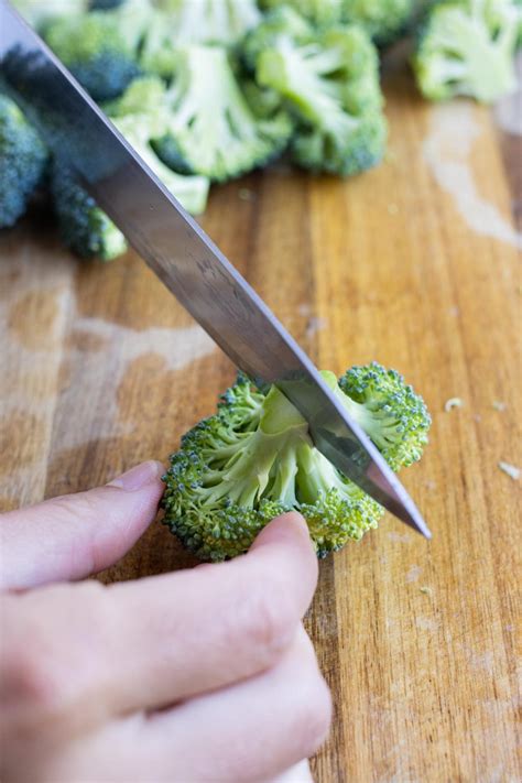 How to Steam Broccoli (Easy Way!) - Evolving Table