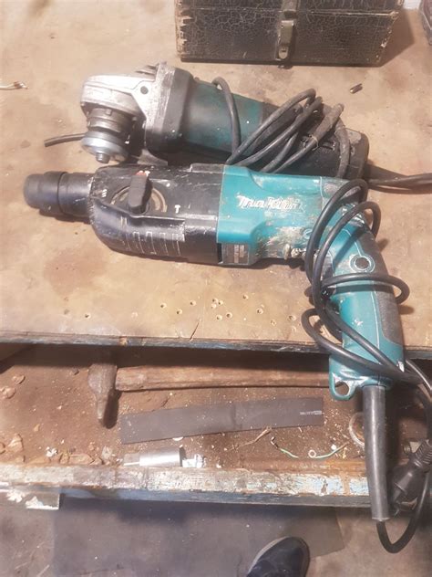 Перфоратор и болгарка makita на запчасти 800 лей за оба.