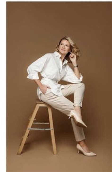 Pin by Елена on Циклорама и фон | Business headshots women, Female ...