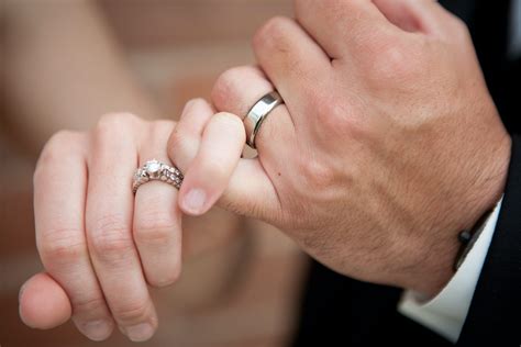 Average wedding ring cost 2023 60 photos - Astyledwedding.com