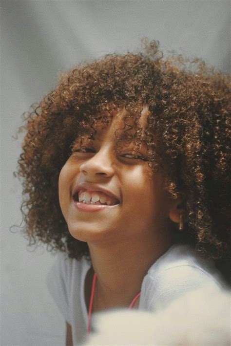 Foto De Menina De 12 Anos Cabelo Cacheado - 10.000+ melhores imagens de Menina Com Cabelo Cacheado · Download 100% ...