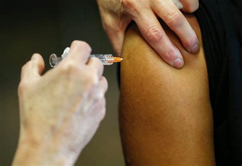 Springfield school nurses giving free flu shots to students in October