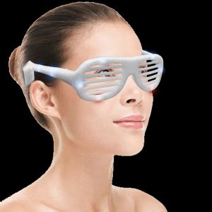 LED Light Up Heart Sunglasses | GlowUniverse.com