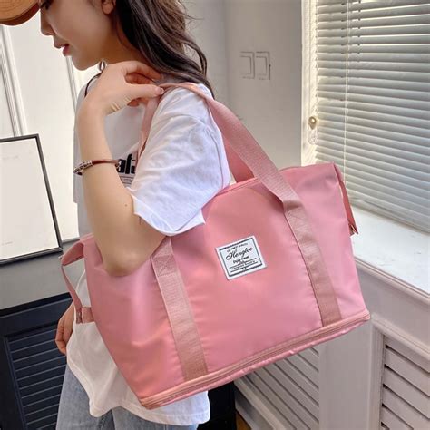 Expandable Duffle Bag for Gym Sports and Travel, Large Capacity Water