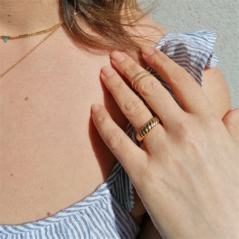 SCREAM PRETTY HANNAH MARTIN GOLD CHUNKY TWIST RING — Peacock & May