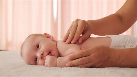 Bebe Balançando A Cabeça