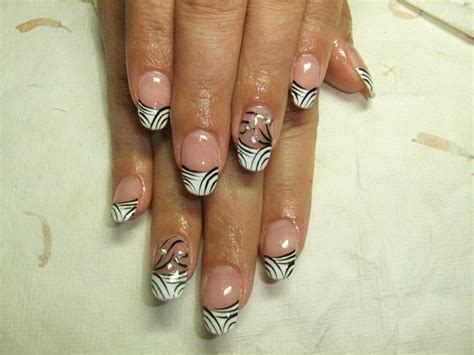 moran_nails_polish-art_154 | Black and white nail art, Nail polish art ...