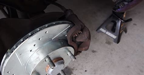Best Ceramic Brake Pads: Reviews and Buying Guide - Hunter Games Magazine