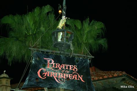 30 Things To Do At Disney World: Pirates of the Caribbean!