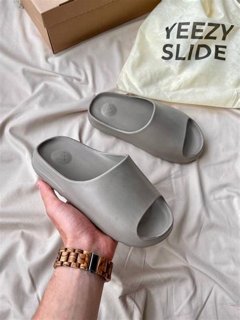 Чоловічі літні шльопанці adidas yeezy slide ‘earth brown’🆕 шлепанцы ...