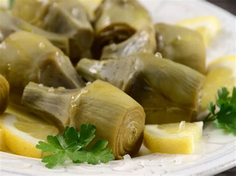 Консервированные артишоки - рецепт, как почистить артишоки, пошаговая ...