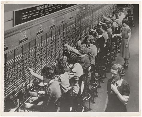 The Rise and Fall of Telephone Switchboards | KickassFacts
