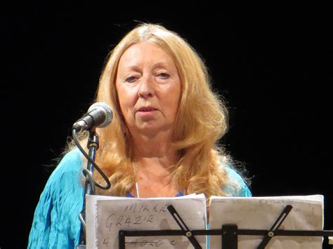 Jacqui McShee, la sorella crudele • Gagarin Magazine