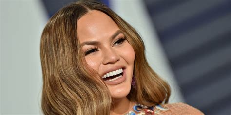 Chrissy Teigen Posts Glowy No-Makeup, Topless Selfie On Instagram