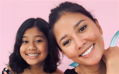potret manis titi rajo bintang   putri  mother