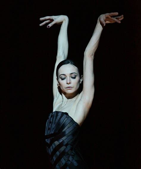 Диана Вишнёва | Ballet poses, Dance photography, Ballet blog