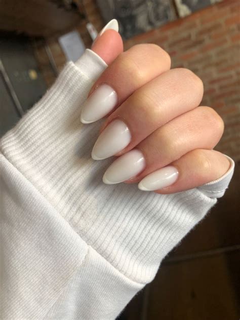 Best 18+ milky white almond nails you must try this year