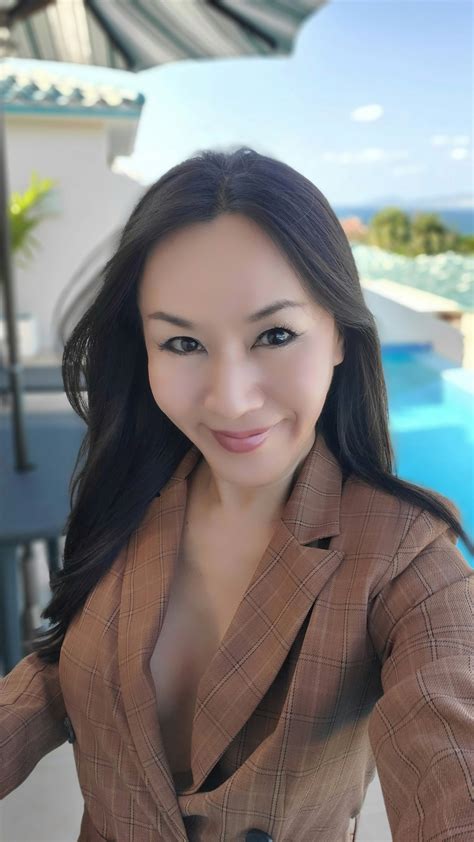 Experts Reveal The Surprising Benefits Of Transgender Massage Image 3