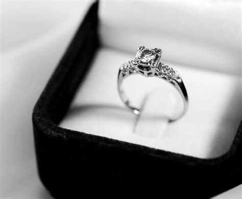 Edwardian Engagement Rings - Gemstone Buzz