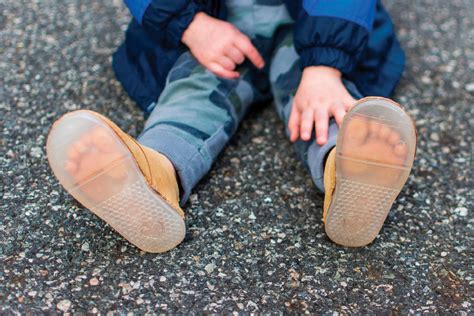 Windows to the Soles - Earnshaw's Kids Earnshaw's Kids