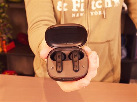 Jbl Live Tws Review A Decent Affordable Choice | Hot Sex Picture