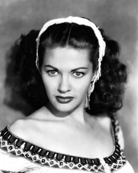 Yvonne de Carlo | Yvonne de carlo, Old hollywood stars, Classic hollywood