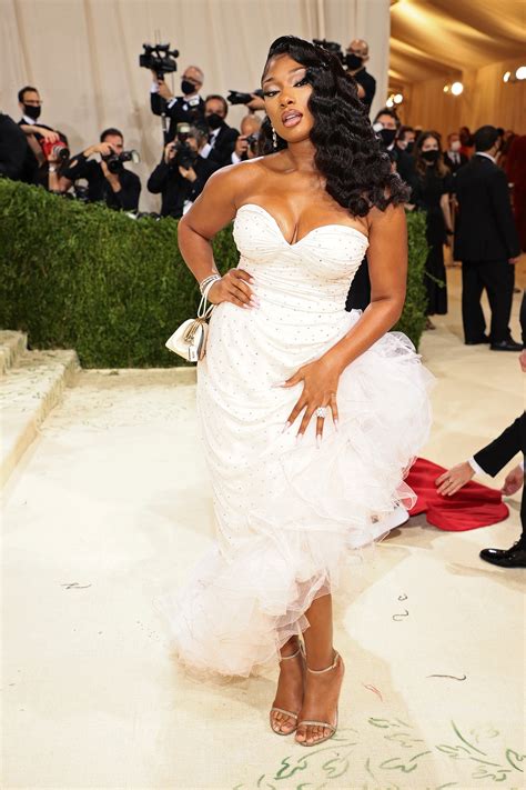 Met Gala 2021 Red Carpet: The Best Dressed Outfits & Looks | Glamour