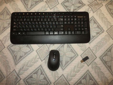 Комплект клавиатура и мышь Microsoft Wireless Desktop 2000 USB (M7J ...