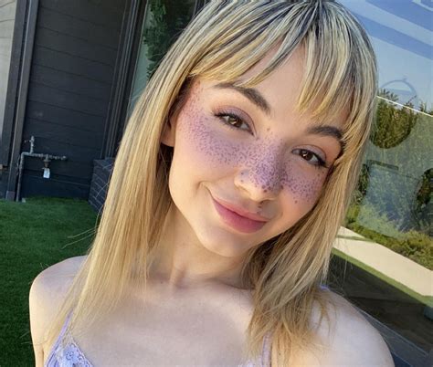 Demi Hawks - Bio, Age, Height, Wiki | Models Biography