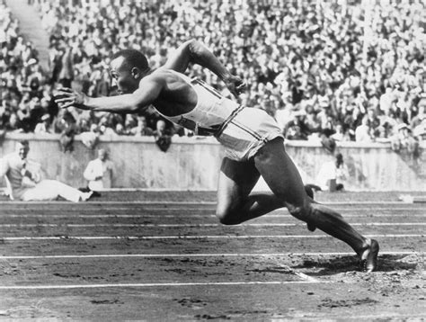 Логотип Adidas: история создания в 8 интересных фактах