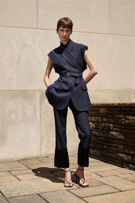 Monse Resort 2025 Fashion Show | Vogue in 2024 | Monse, Fashion ...