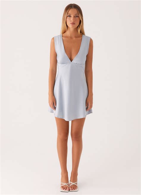 A media expert explains the rising popularity of Jessica Layton 8