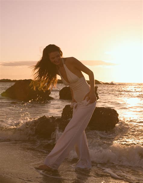 BERSHKA elige a la modelo e influencer Angelina Frerk para protagonizar